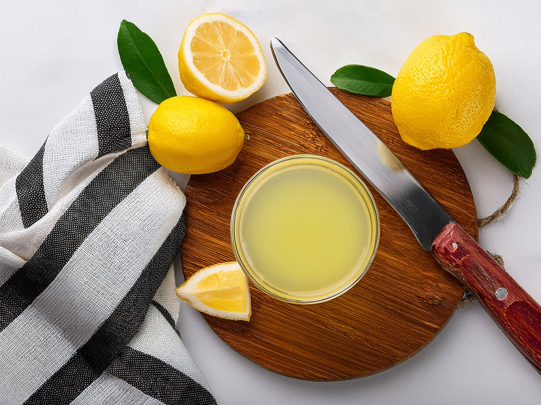 Limoncello aus Basel angerichtet